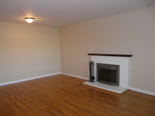 Cozy 3 Bedroom 2 Bath Home in Cambrian area of San Jose photo 4