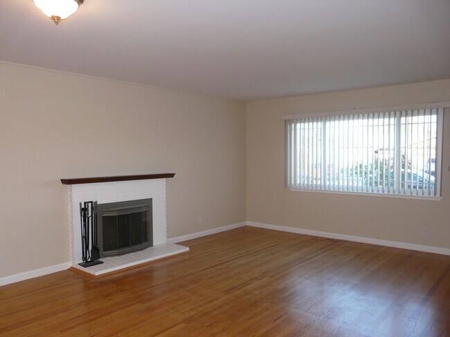 Cozy 3 Bedroom 2 Bath Home in Cambrian area of San Jose photo 3