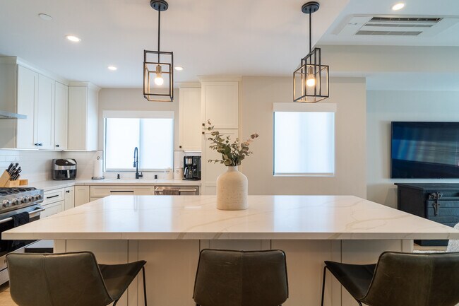 1012 Beryl Street, San Diego, CA 92109 photo 2