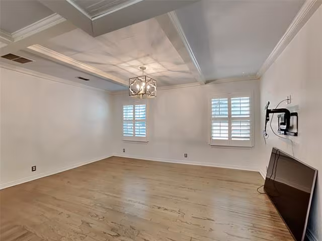 8902 Redondo Drive, Dallas, TX 75218 photo 2