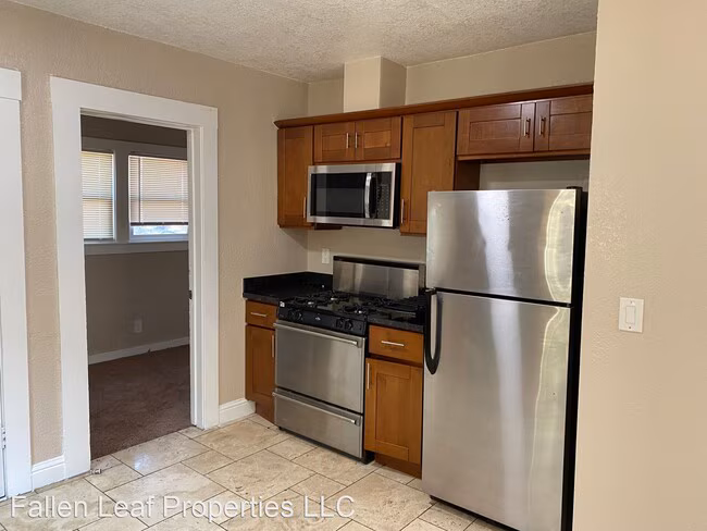 6115 Harmon Ave Oakland, CA 94621 photo 4