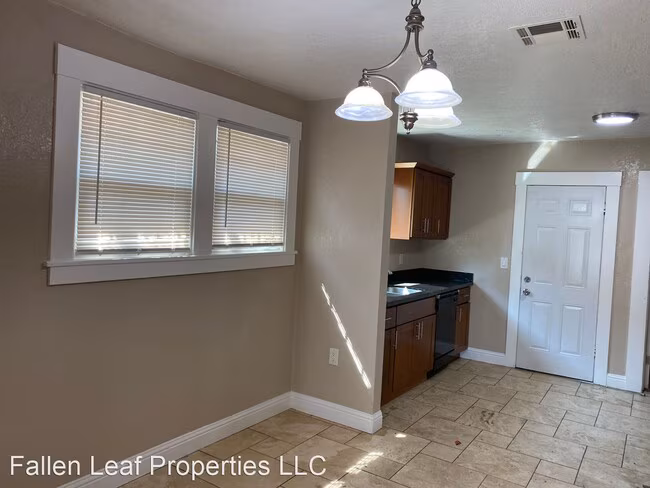 6115 Harmon Ave Oakland, CA 94621 photo 3