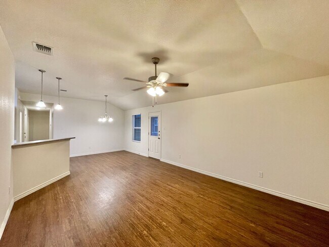 901 Lasso Dr Killeen, TX 76543 photo 4