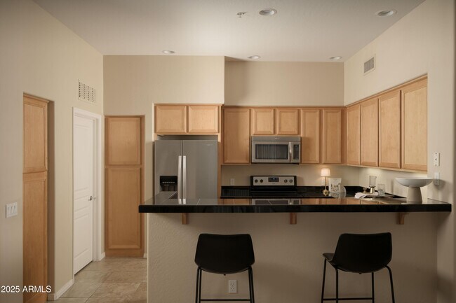 2989 N 44th St Phoenix, AZ 85018 photo 3