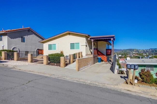 840 E 3rd Ave Escondido, CA 92025 photo 2