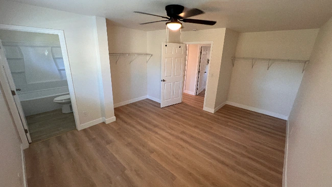 1142 N Broadway Escondido, CA 92026 photo 2