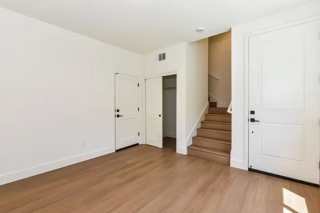951 Woodside Rd Redwood City, CA 94061 photo 5
