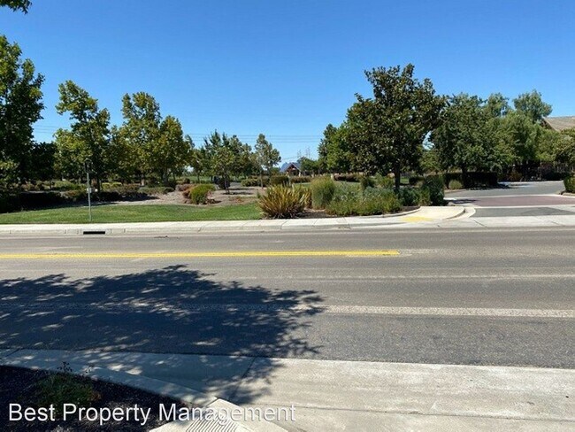 1537 Sycamore Drive, Oakley, CA 94561 photo 3