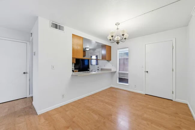 5576 Magnolia Terrace Fremont, CA 94538 photo 4