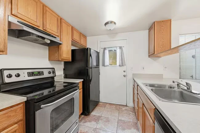 5576 Magnolia Terrace Fremont, CA 94538 photo 2