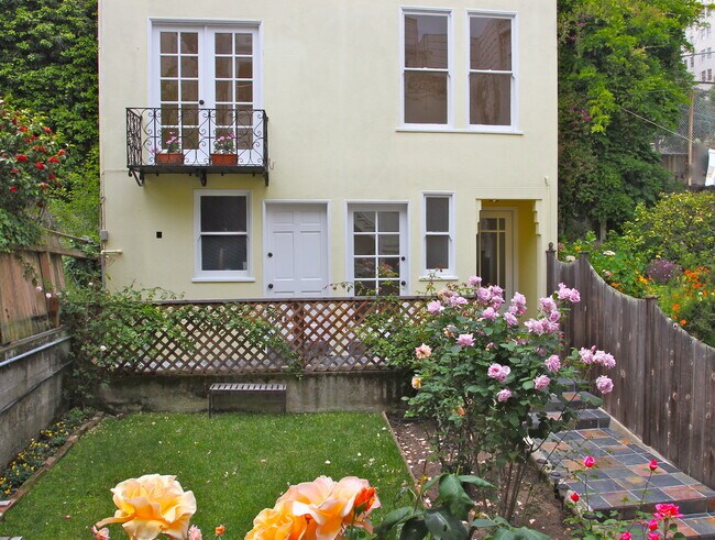 One Bedroom Home in Russian Hill with Rose Garden photo 4