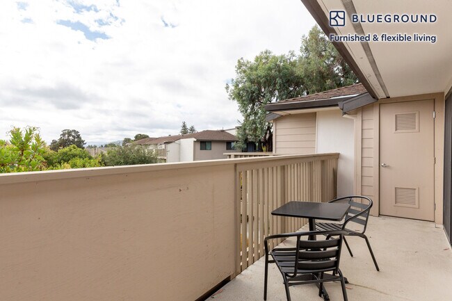 766 Edgewater Blvd Foster City, CA 94404 photo 4