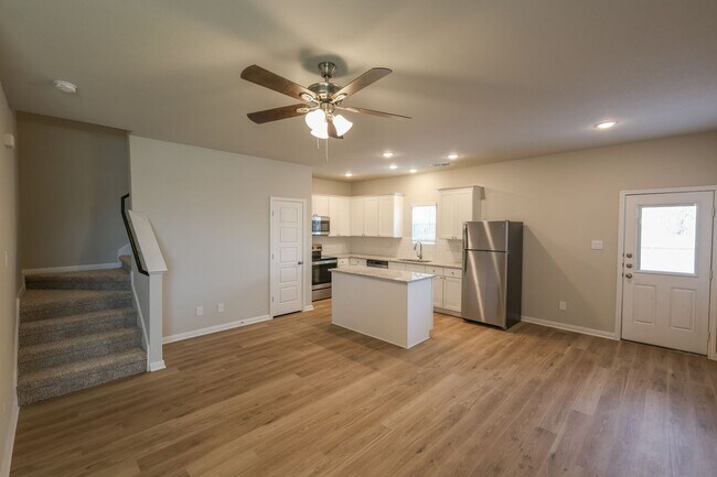 8343 Runner Rdg San Antonio, TX 78249 photo 3