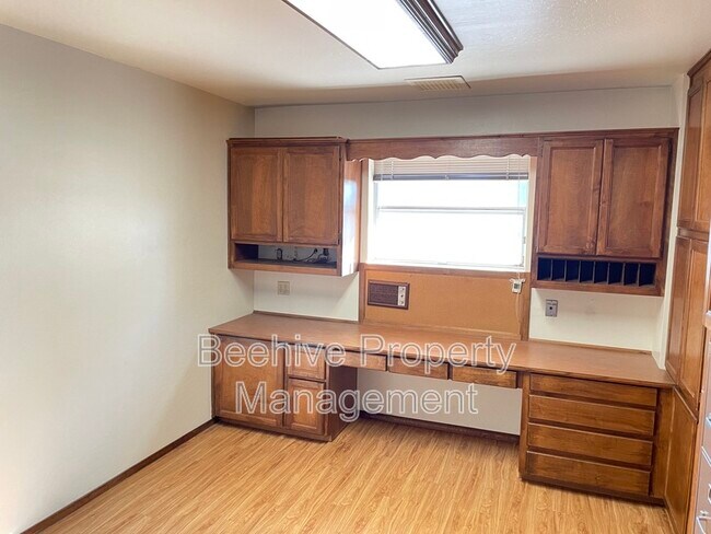 1420 N Center St Mesa, AZ 85201 photo 5