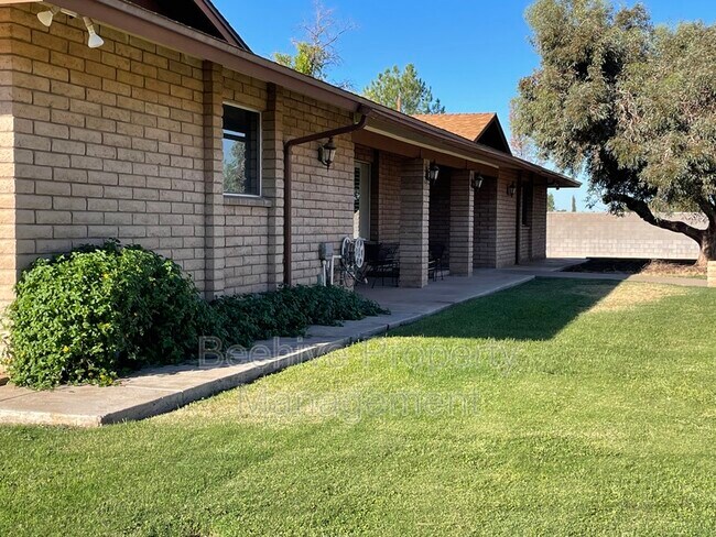 1420 N Center St Mesa, AZ 85201 photo 4