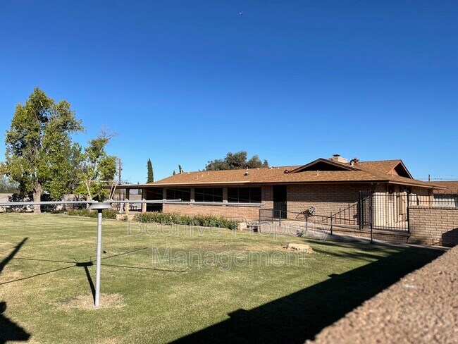1420 N Center St Mesa, AZ 85201 photo 2