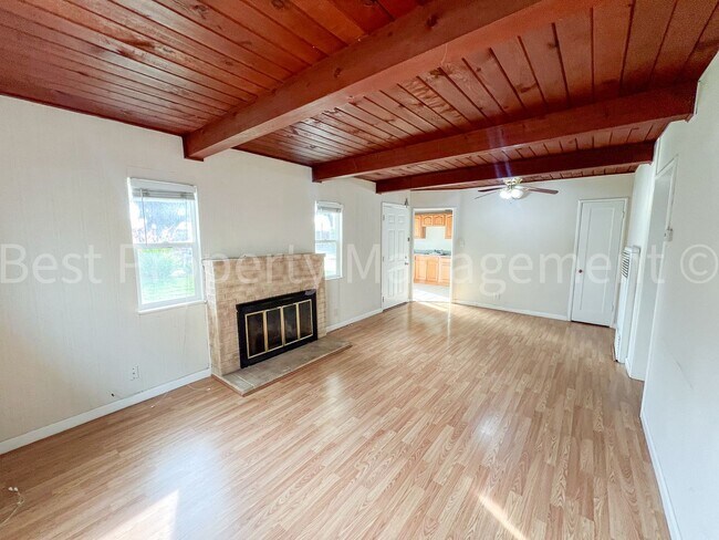 Great Shape Cute Single Family Home in North Fremont photo 2
