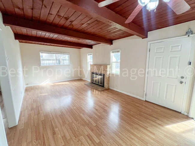 Great Shape Cute Single Family Home in North Fremont photo 3