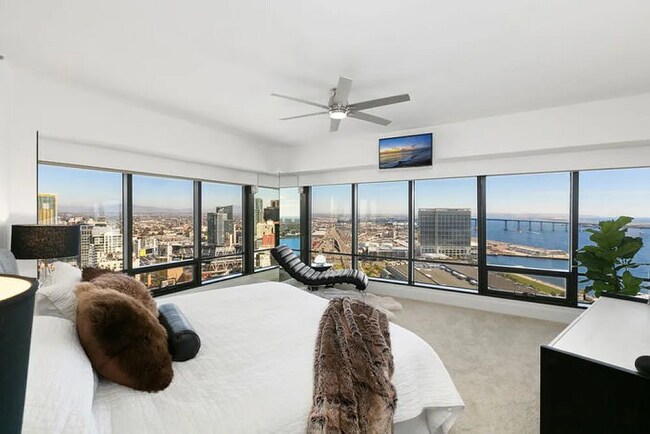 200 Harbor Dr San Diego, CA 92101 photo 2