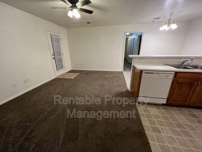 1104 Turkey Creek Ct Bridgeport, TX 76426 photo 2