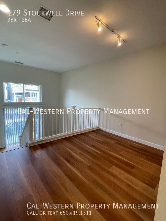 Great Location Spacious 3 Bedroom Townhouse at Whisman Station photo 3