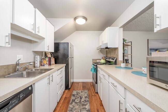 The Regent At Bellevue Way Apartments photo 2