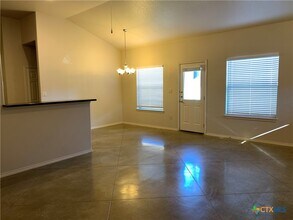 235 Anne Louise Dr New Braunfels, TX 78130 photo 5