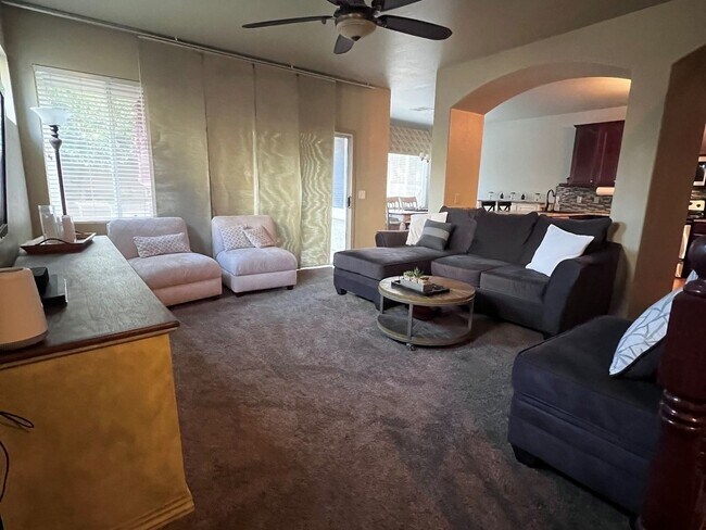 35203 N 30th Ln Phoenix, AZ 85086 photo 3