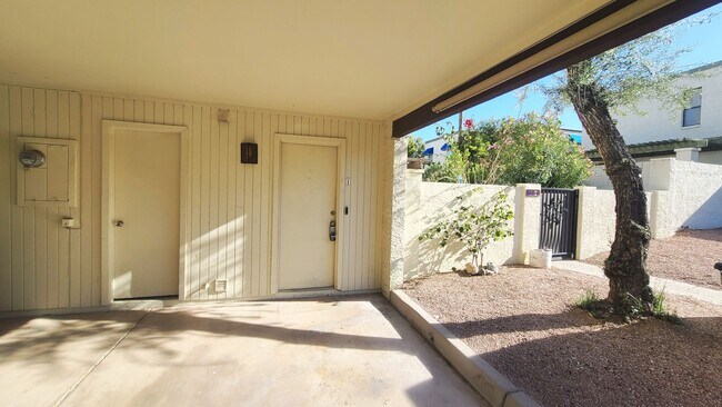 Pointe South Mountain 2-bedroom condo, gated, pool photo 4