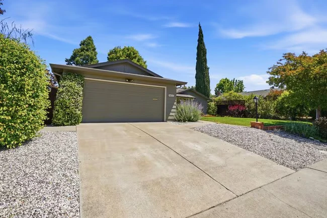 4657 Brenda Cir Concord, CA 94521 photo 3
