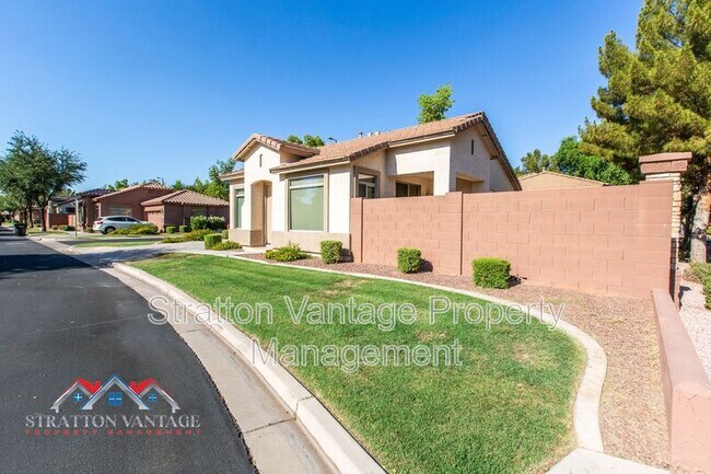 1241 S Roger Way photo 2