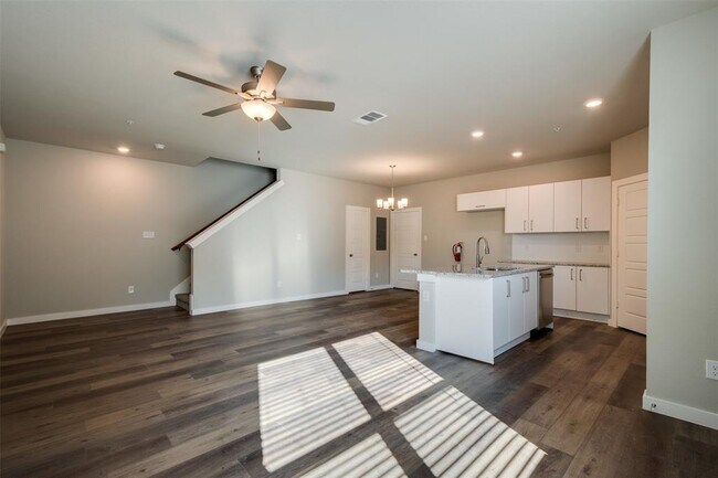 637 Harvest Moon Drive, Venus, TX 76084 photo 2
