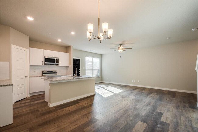637 Harvest Moon Drive, Venus, TX 76084 photo 5