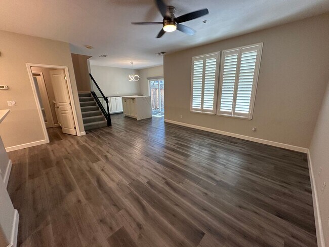 Stunning 3 Bedroom, 2.5 Bath Townhome / Best Property Management photo 4