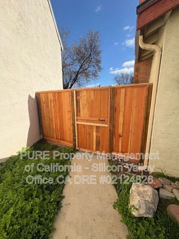 2038 Danderhall Way, San Jose, CA 95121 photo 2