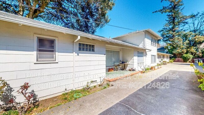 630 Wright St E Santa Rosa, CA 95404 photo 4