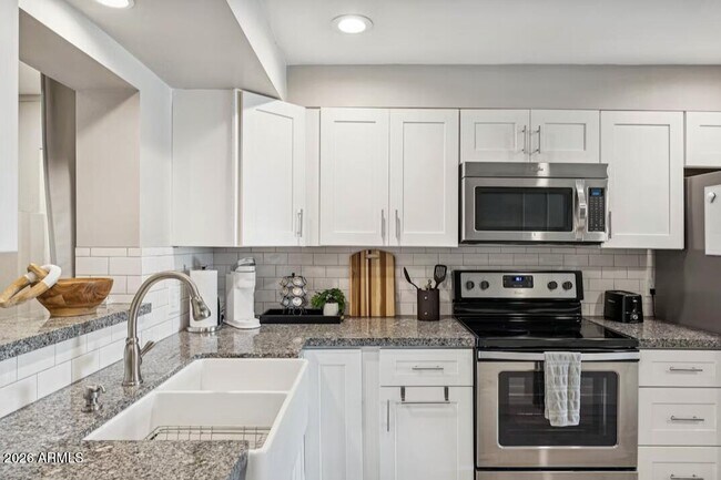 7635 E Minnezona Ave Scottsdale, AZ 85251 photo 5