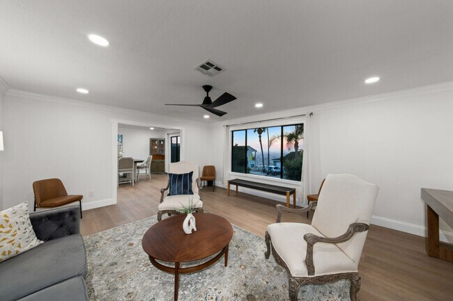4367 Summit Dr La Mesa, CA 91941 photo 2