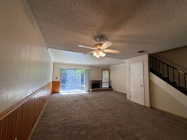 Perfect 3 Bed 2 Bath Townhouse with Large Yard in Brentwood photo 4