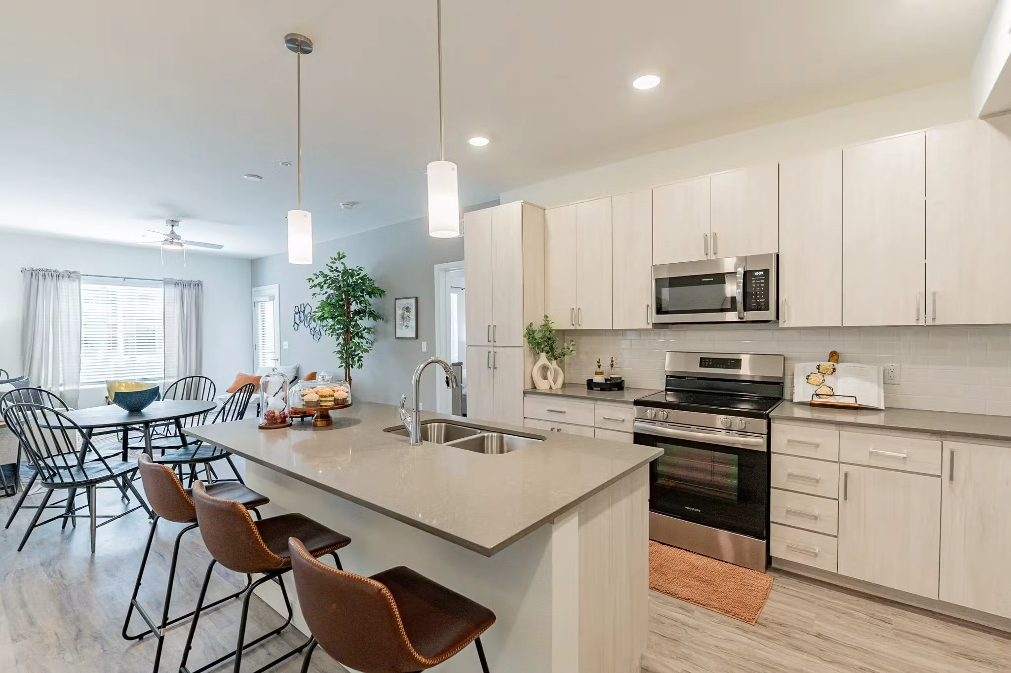 1760 S Crismon Rd Mesa, AZ 85209 photo 4