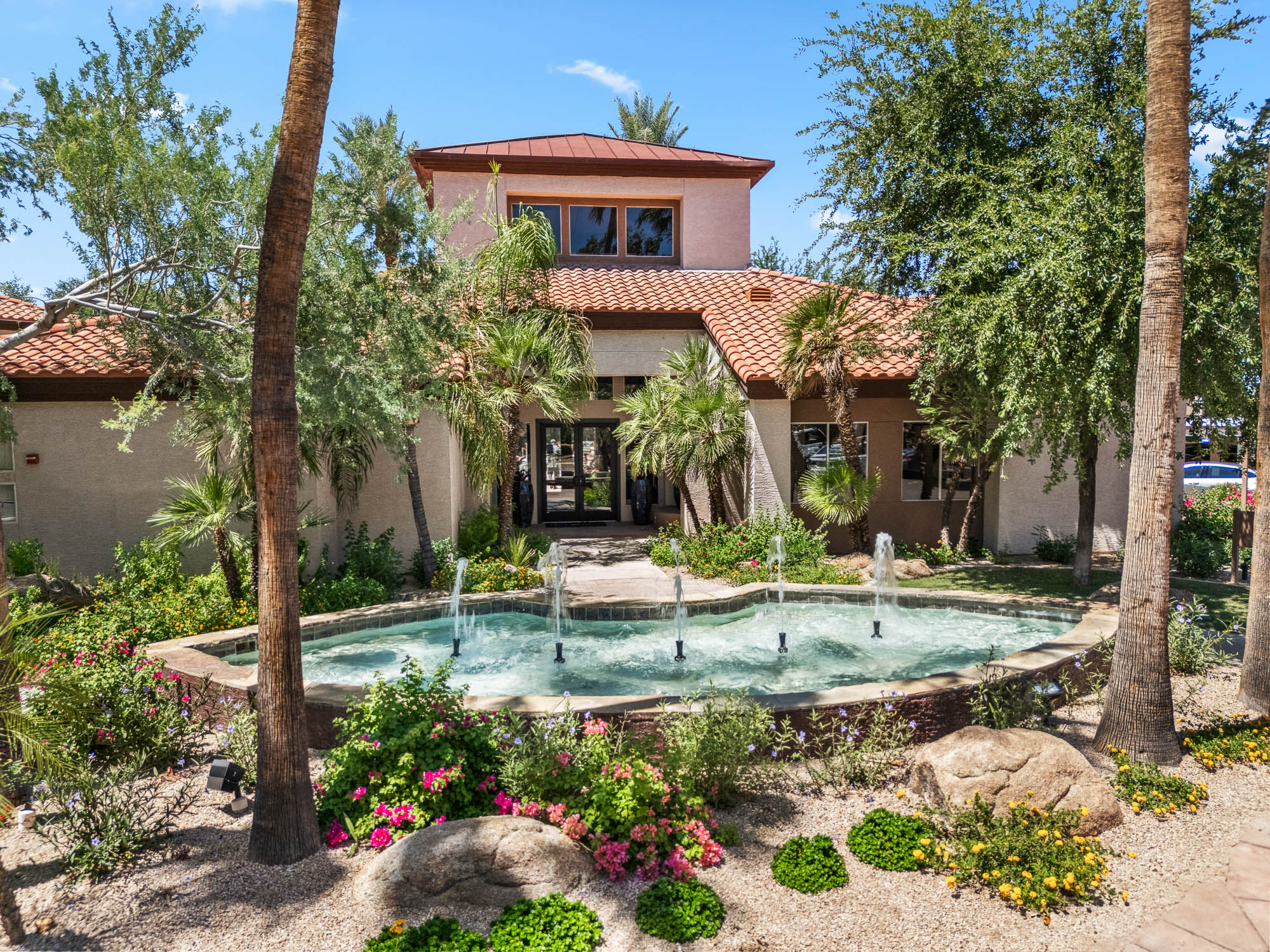 Bellagio Apartments photo 4