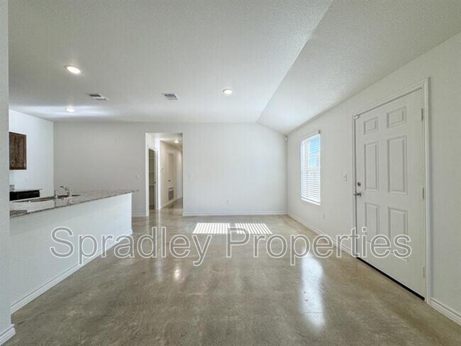 2306B Zanoletti Ct Temple, TX 76504 photo 3