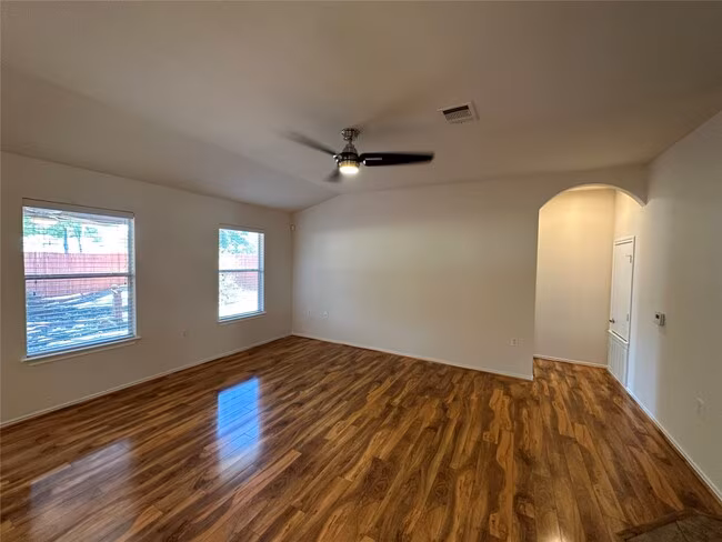 9009 Sun Shower Bend Austin, TX 78724 photo 4