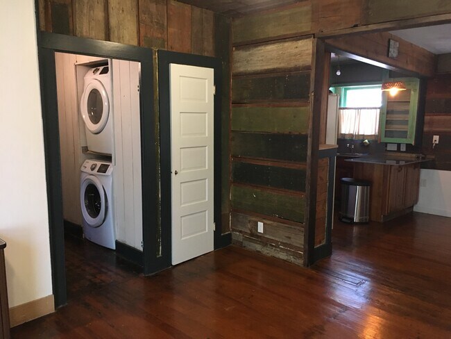 1303 East 3rd Street, Austin, TX 78702 photo 4