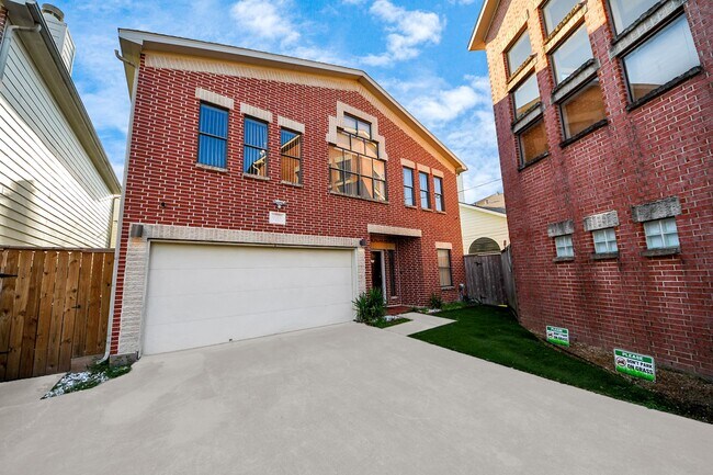 9715 Riddlewood Lane, Houston, TX 77025 photo 2