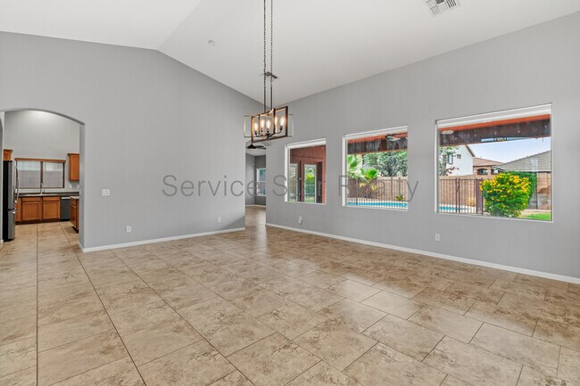 15843 W Desert Mirage Dr Surprise, AZ 85379 photo 5