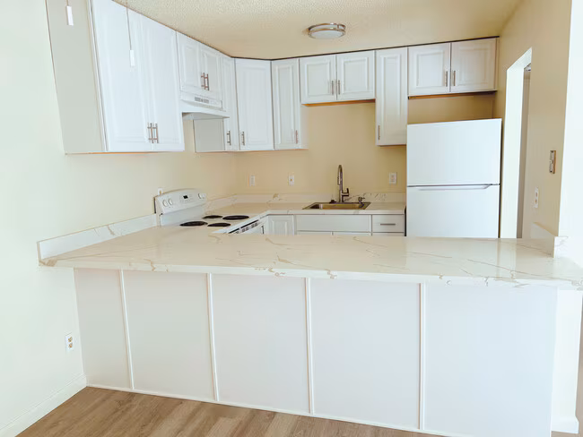 Garden Court Apartments photo 3