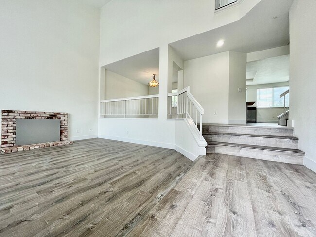 Fully Remodeled 5bed,3bath photo 2