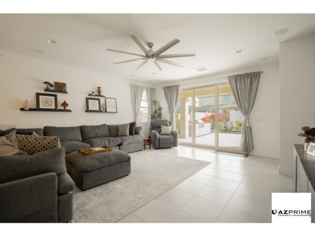 12125 W Luxton Ln Avondale, AZ 85323 photo 5