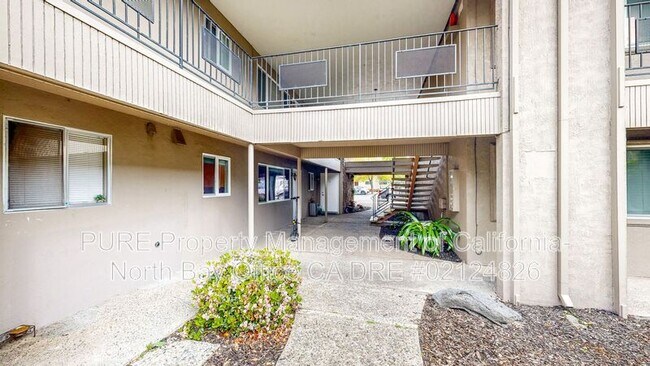 2120 Sonoma Ave Santa Rosa, CA 95405 photo 3